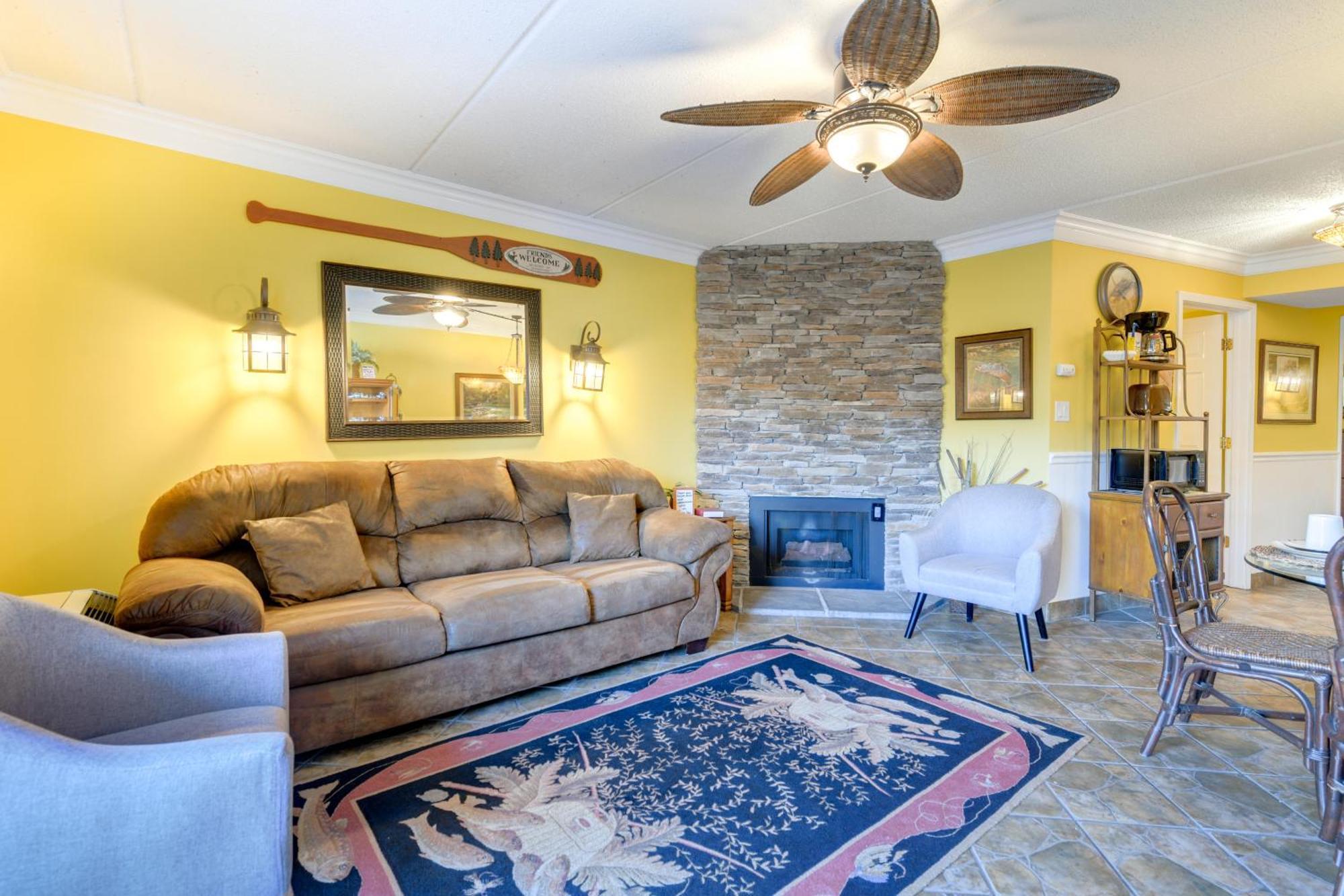 Downtown Gatlinburg Condo With Community Pool! Екстериор снимка