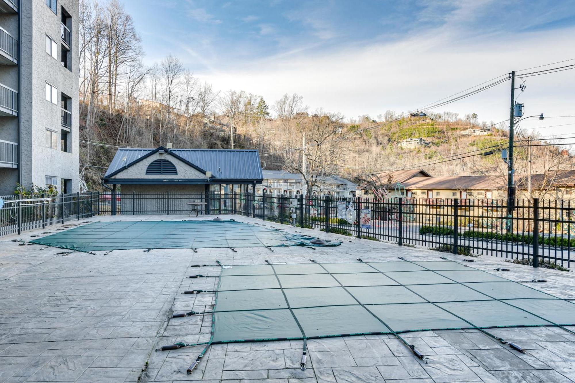 Downtown Gatlinburg Condo With Community Pool! Екстериор снимка