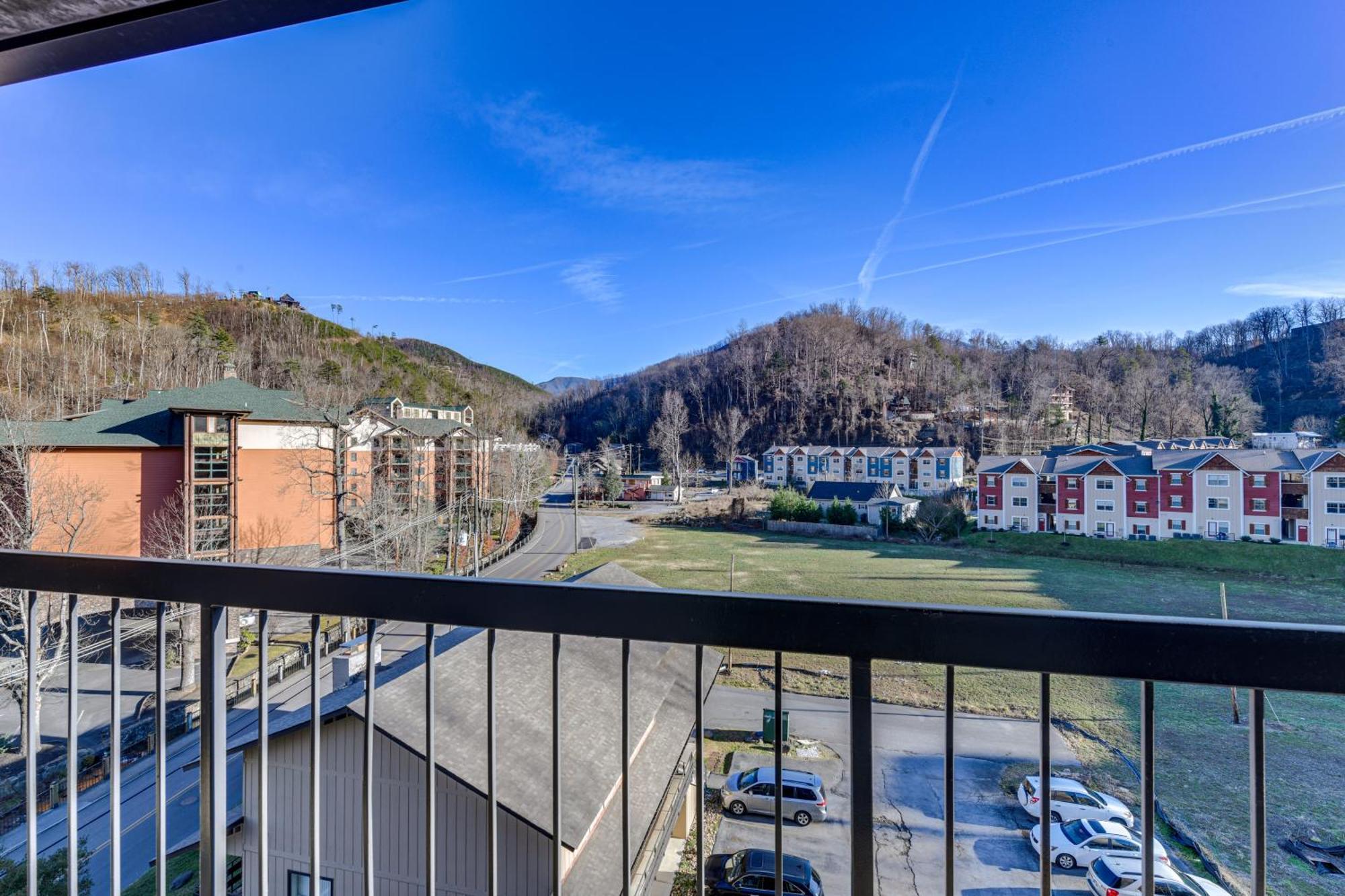 Downtown Gatlinburg Condo With Community Pool! Екстериор снимка