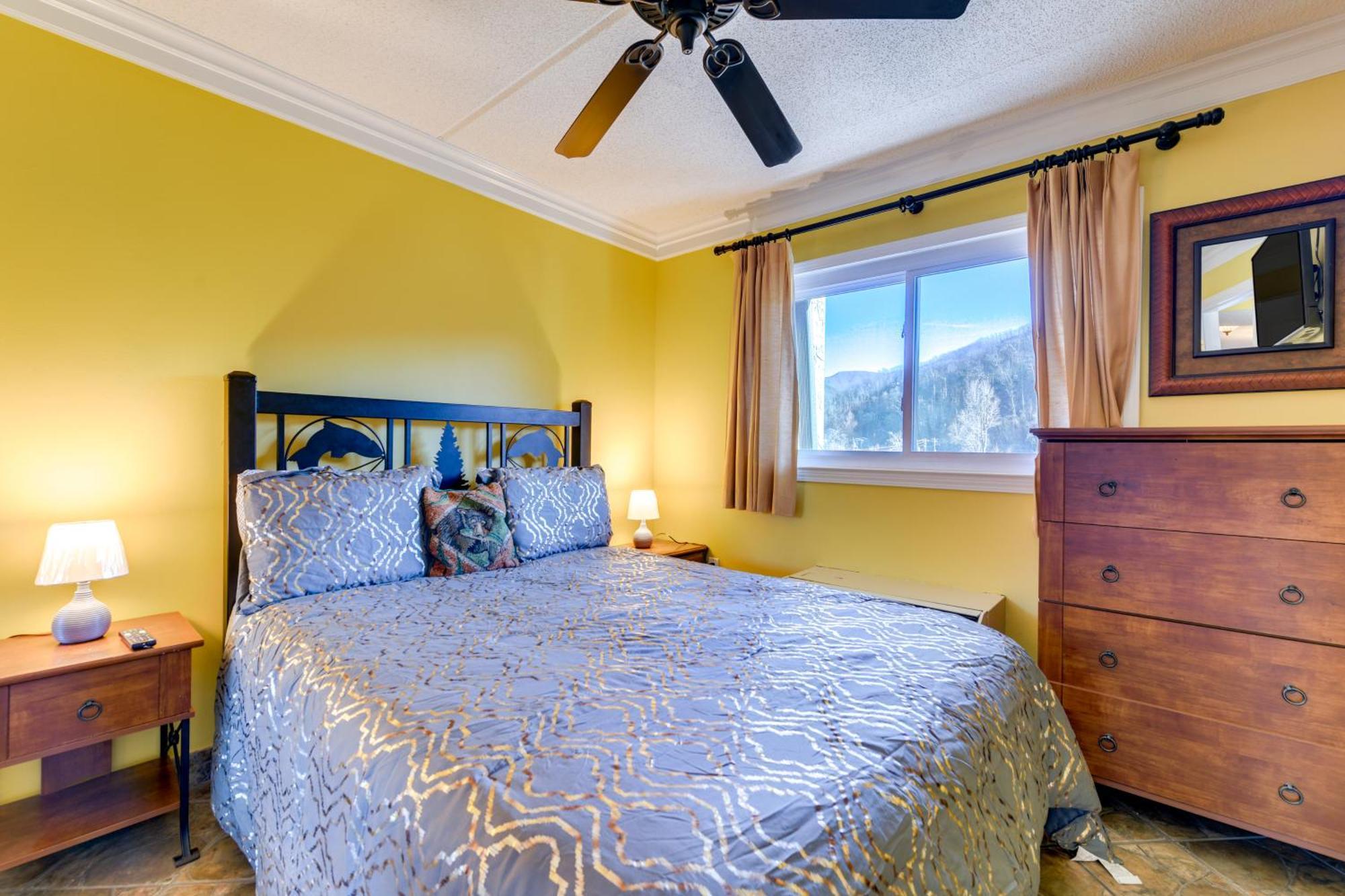 Downtown Gatlinburg Condo With Community Pool! Екстериор снимка