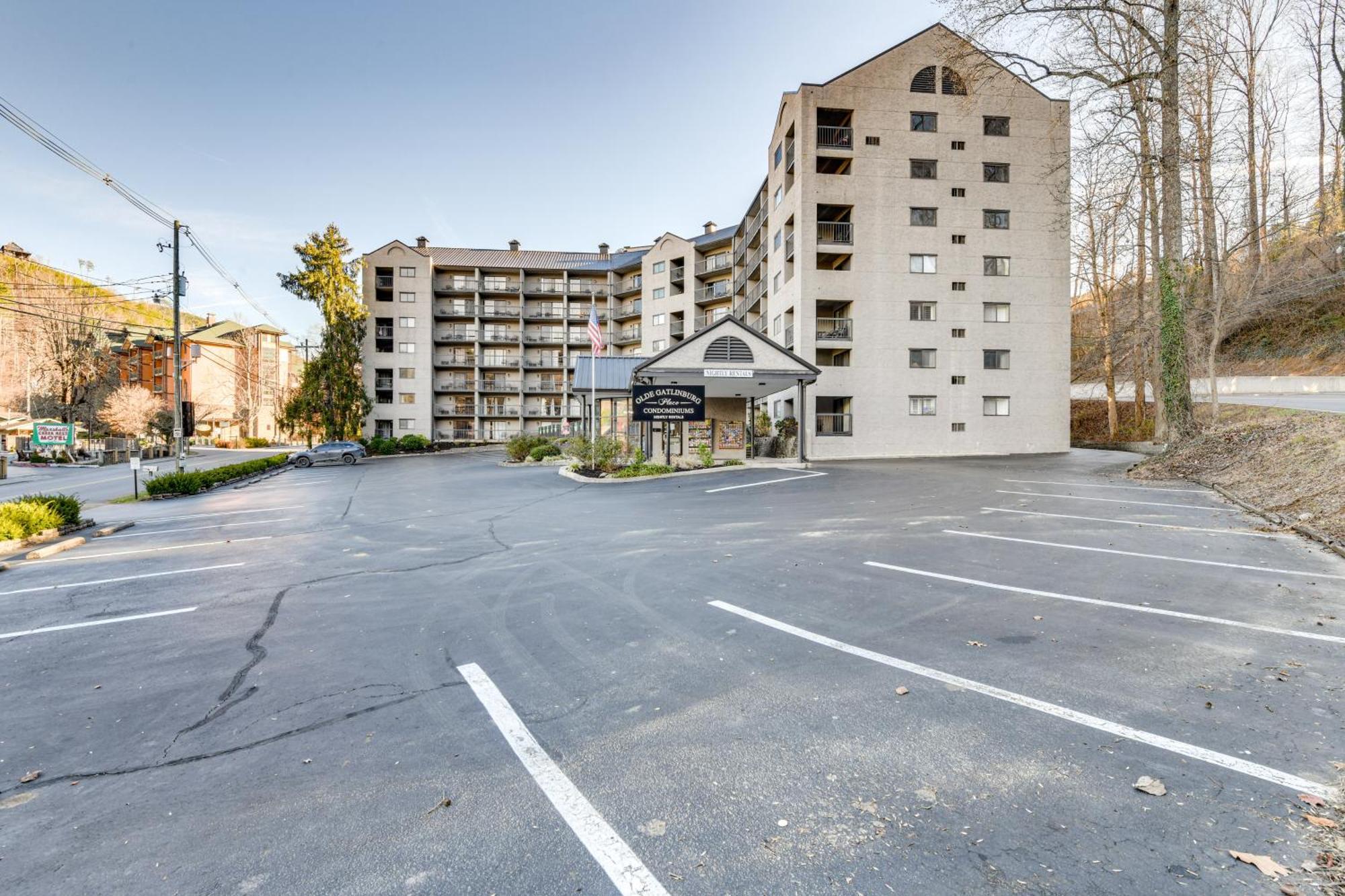 Downtown Gatlinburg Condo With Community Pool! Екстериор снимка