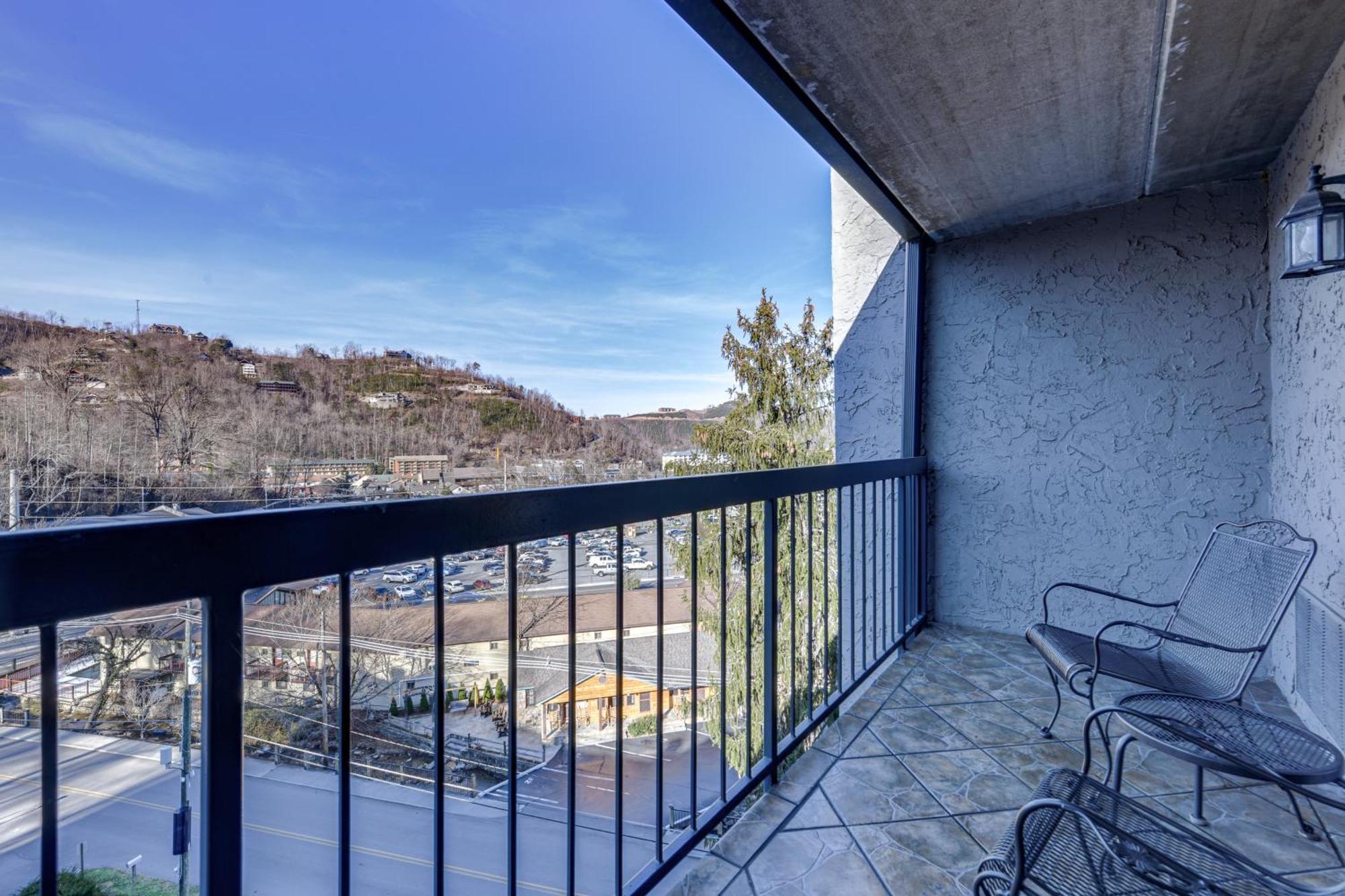 Downtown Gatlinburg Condo With Community Pool! Екстериор снимка