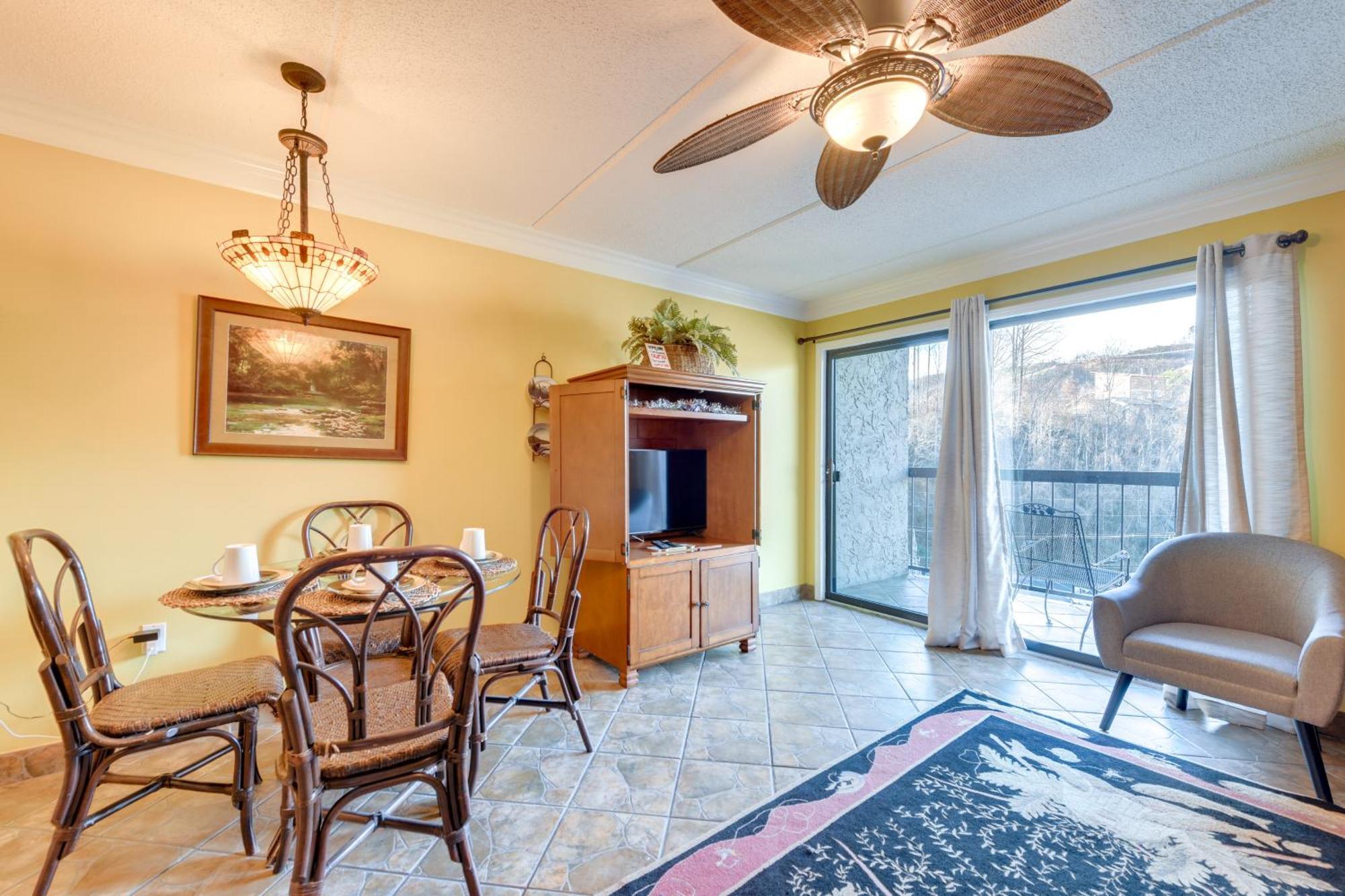 Downtown Gatlinburg Condo With Community Pool! Екстериор снимка