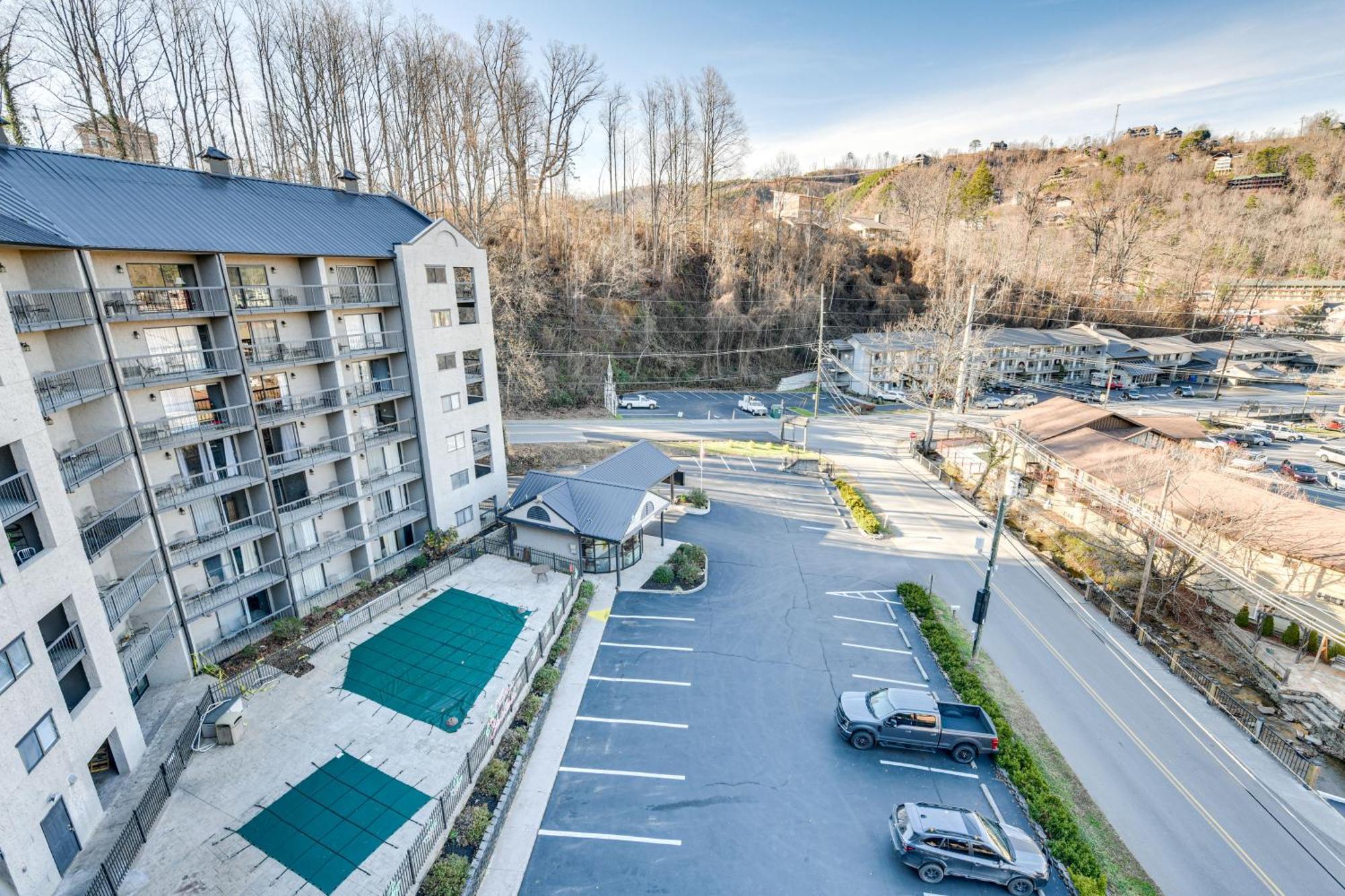 Downtown Gatlinburg Condo With Community Pool! Екстериор снимка